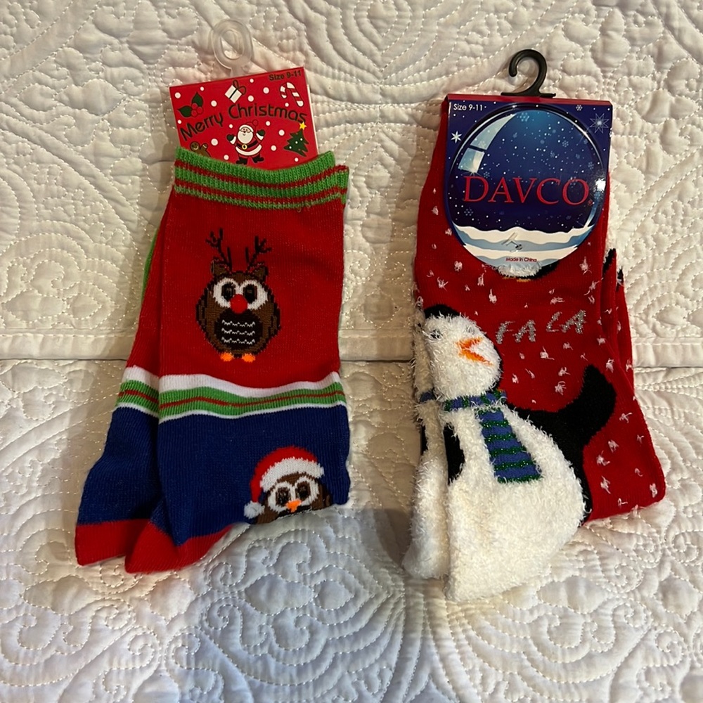 2 pair holiday socks, new‎